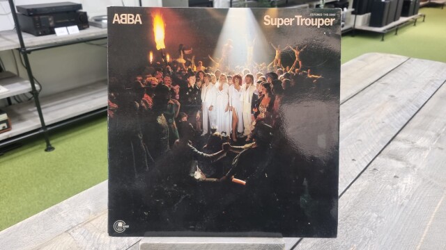 Super Trouper TXS 3202