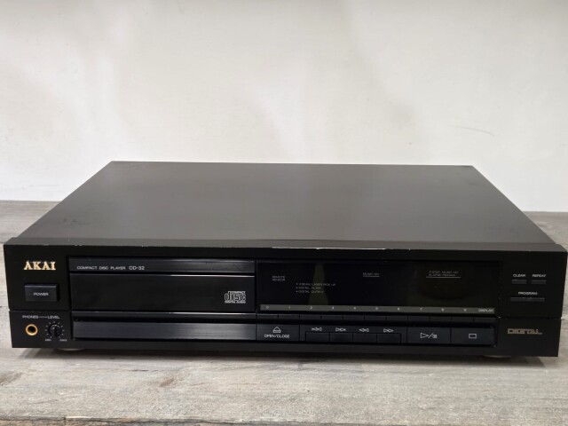 CD-32 Compact Disc Player 21245-00446