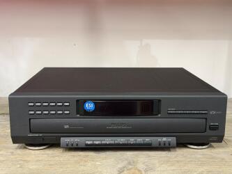 CDC 916 Compact Disc Changer SV009437 004125 1