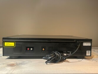 Compact Disc player DCD-820 871-B 2