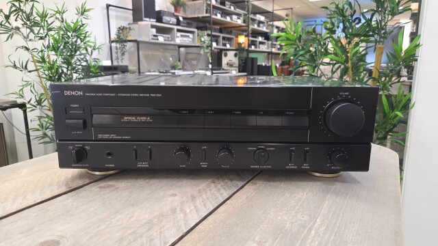 PMA-720 Stereo Integrated Amplifier 910204600