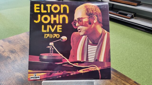 Elton John Live 17-11-70 SHM 942