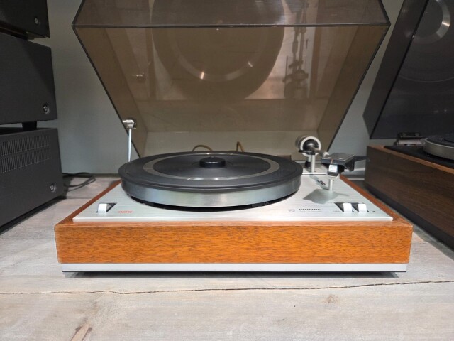 GA 308 Platenspeler met GP400 Element GA-308