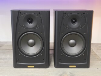 28 - Boekenplankspeakers 0122980827 2