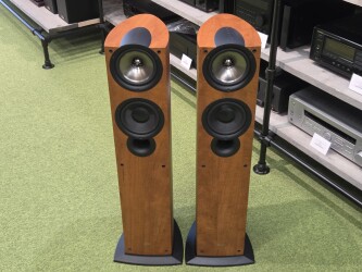 iQ50 Zuilspeakers SP3643 2