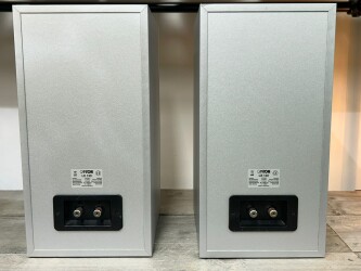 LE130 Speakers LE130 2