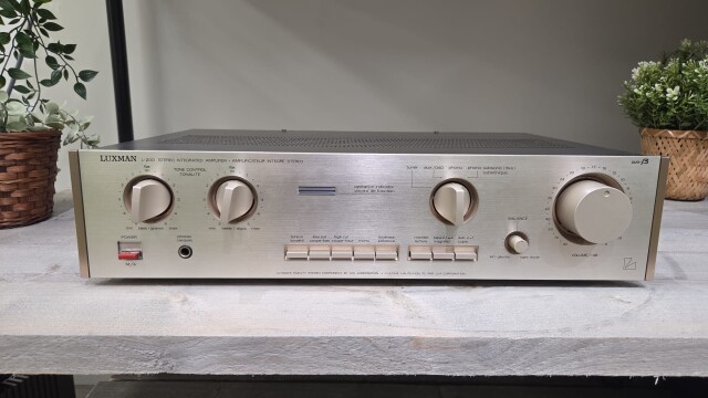 L-200 Stereo Integrated Amplifier 3404721