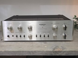 Model 732 Integrated Stereo Amplifier 732 1