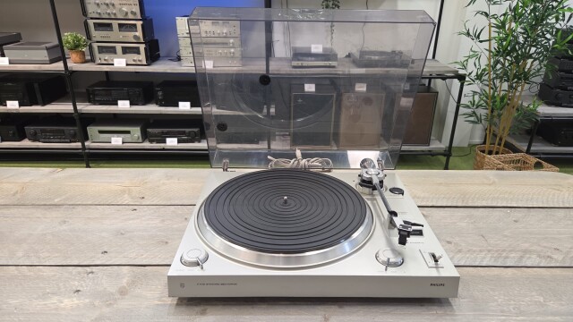 F7113 Platenspeler 010021