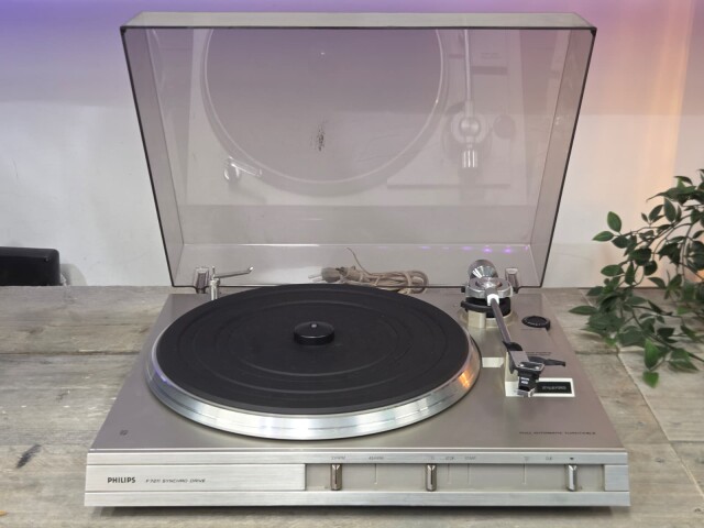 F7211 Full Automatic Draaitafel F7211