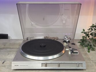 F7211 Full Automatic Draaitafel F7211 1