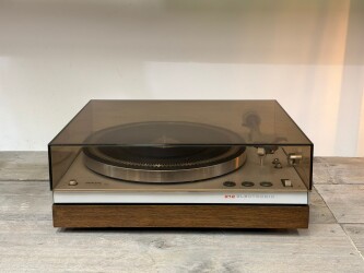 GA-212 Platenspeler 212-8526 1