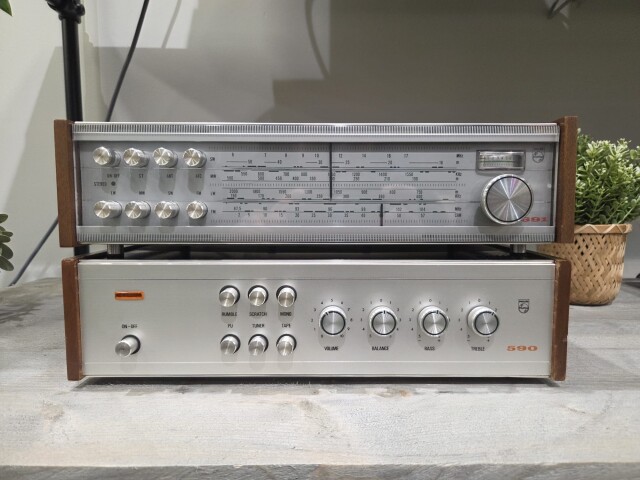 Set - Tuner 22RH691 / Versterker 22RH590 32910/49054
