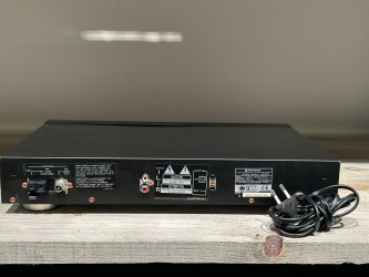 AM/FM Digital-synthesizer Tuner F-204RDS QK9126637UK 2