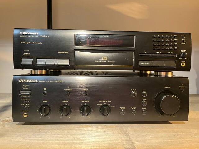 Compact Disc Player PD-S6O5 & Stereo Amplifier A-504R QD7500367UK/PG9102871 M