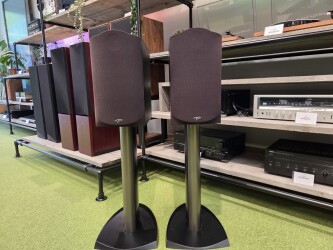 Reference Studio 20 V.4 Speakerset inclusief stands 64242/64243 2