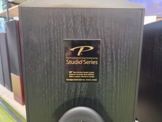 Reference Studio 20 V.4 Speakerset inclusief stands 64242/64243 6