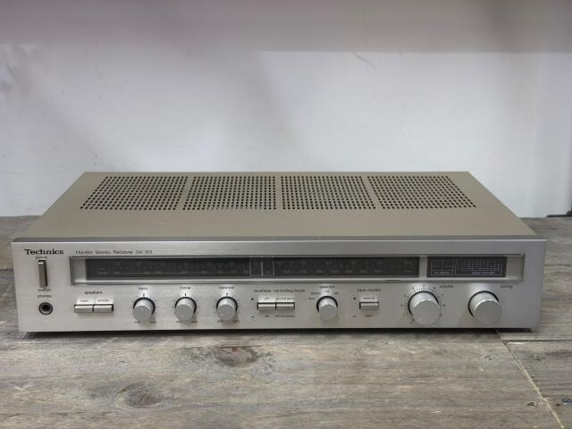 SA-103 FM/AM Stereo Receiver EE1924A249