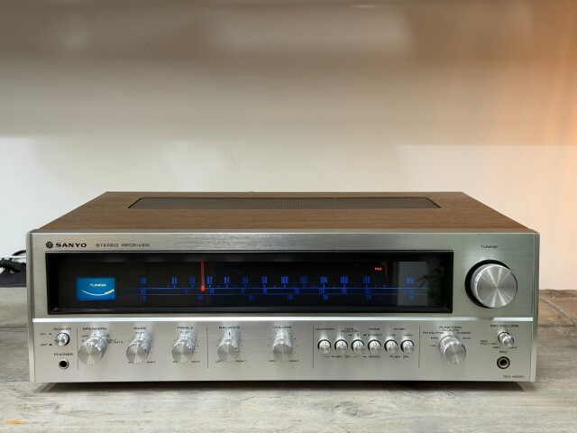 DCX4000L Stereo Receiver 75020036
