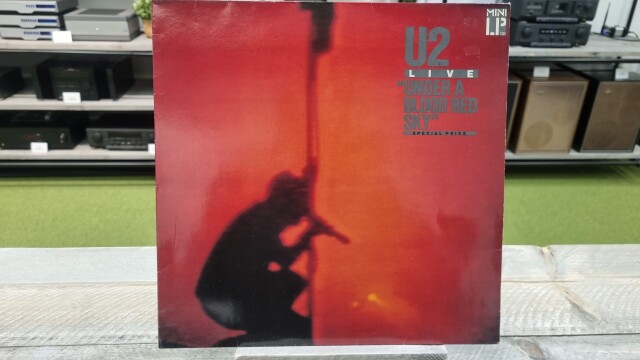 Live "Under A Blood Red Sky" 205 904-270