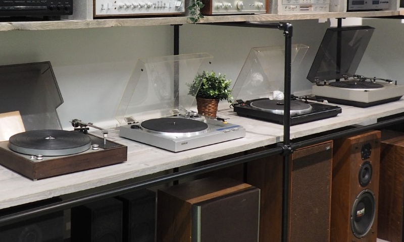 afbeelding versterker en speaker